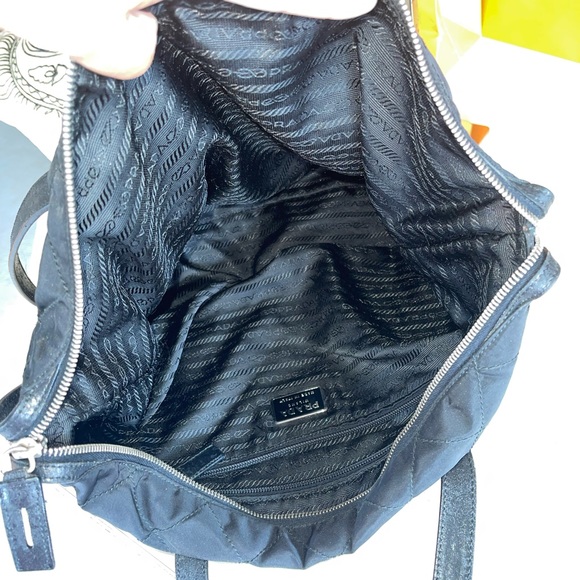 Prada shoulder bag🧳👜🖤 - Picture 9 of 13